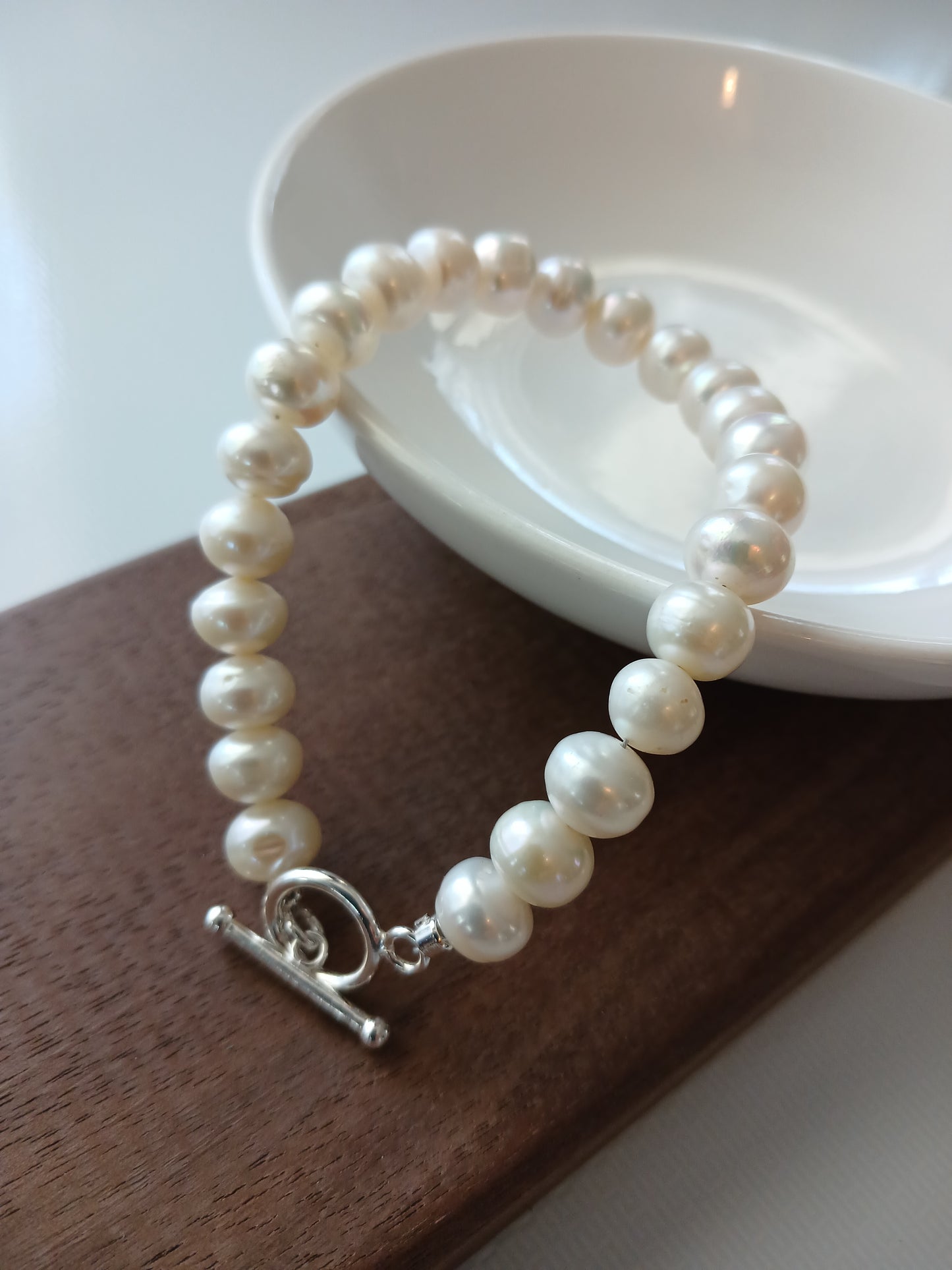 White pearl 8mm bracelet