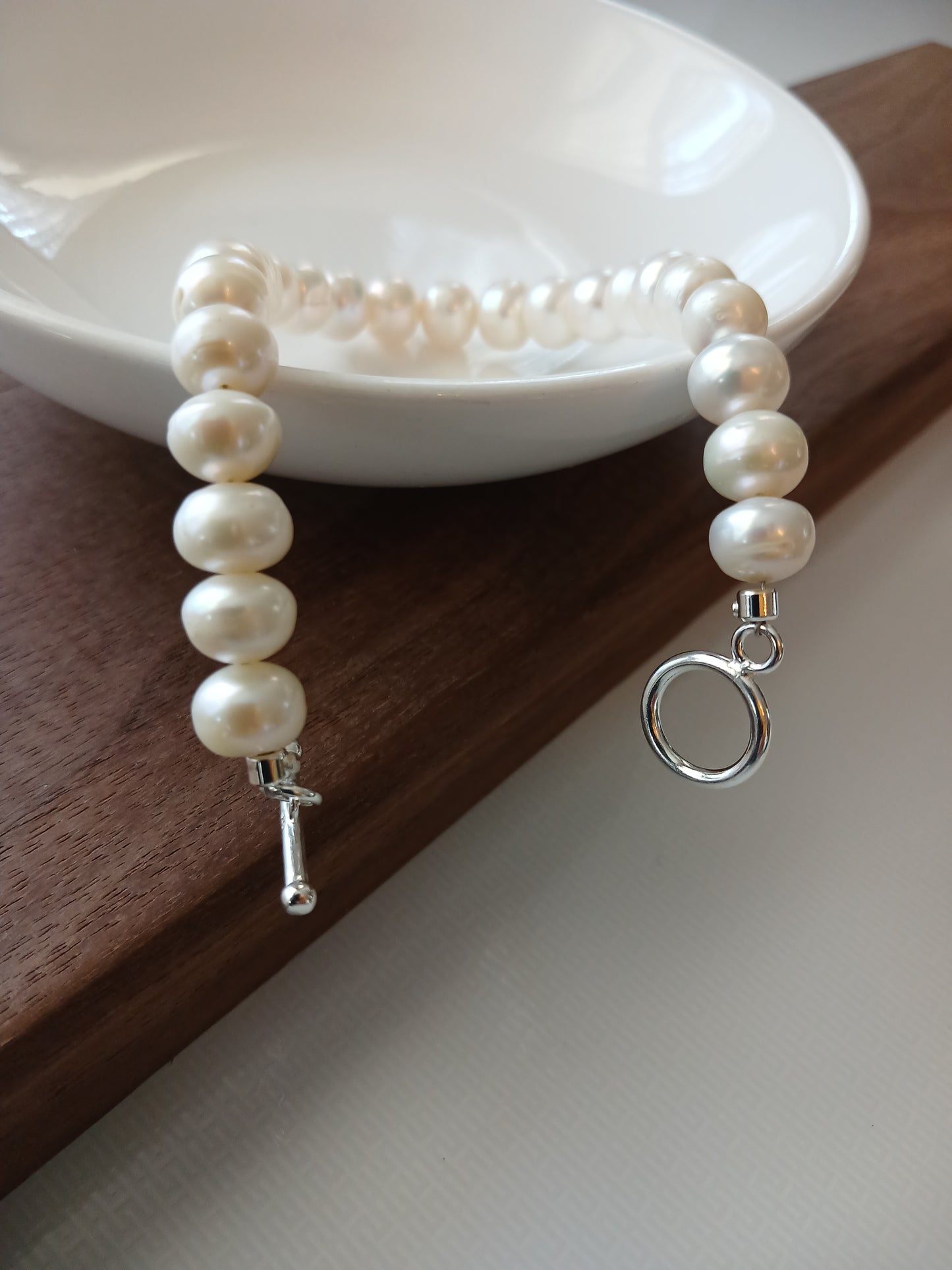 White pearl 8mm bracelet