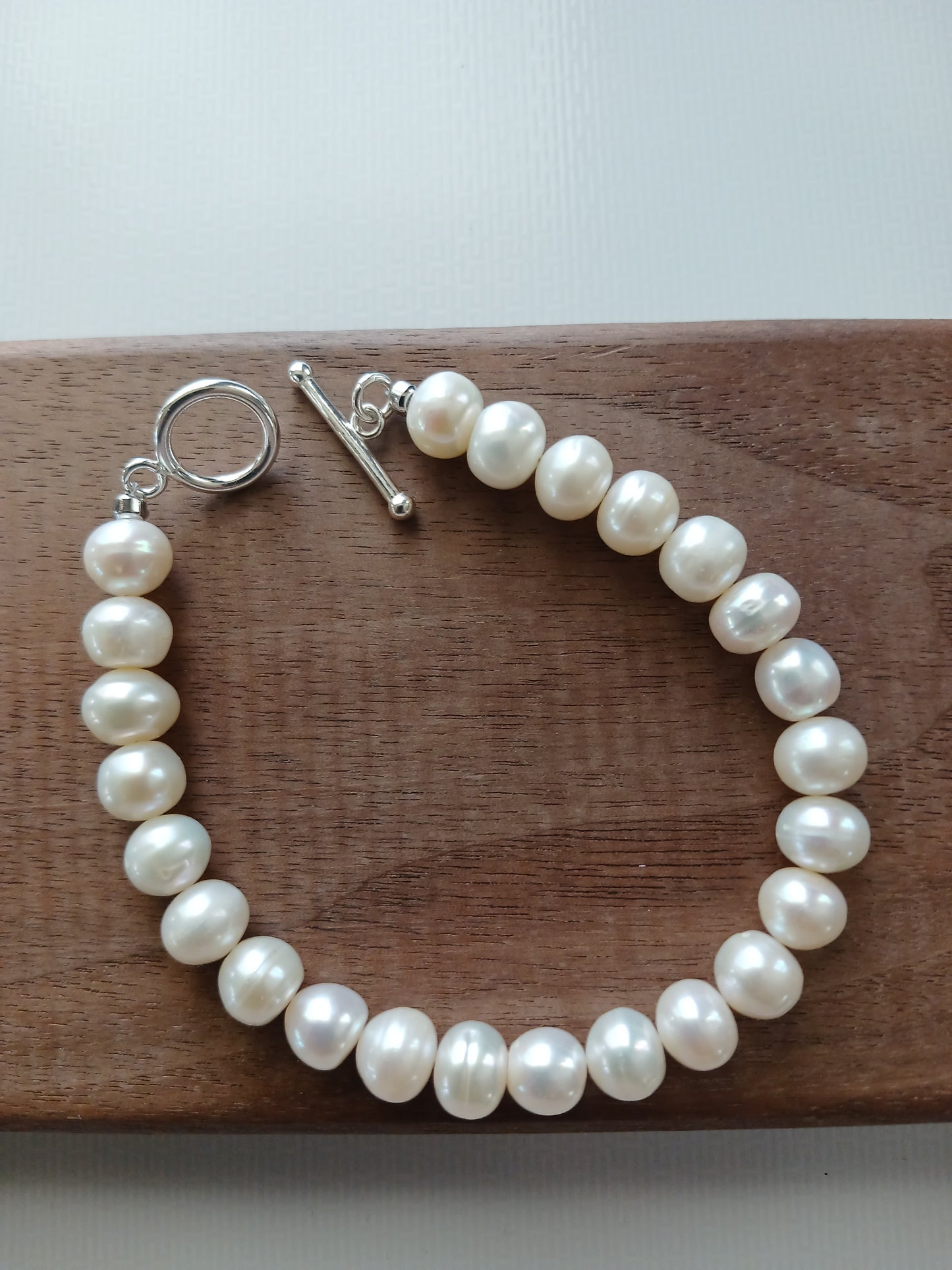 White pearl 8mm bracelet