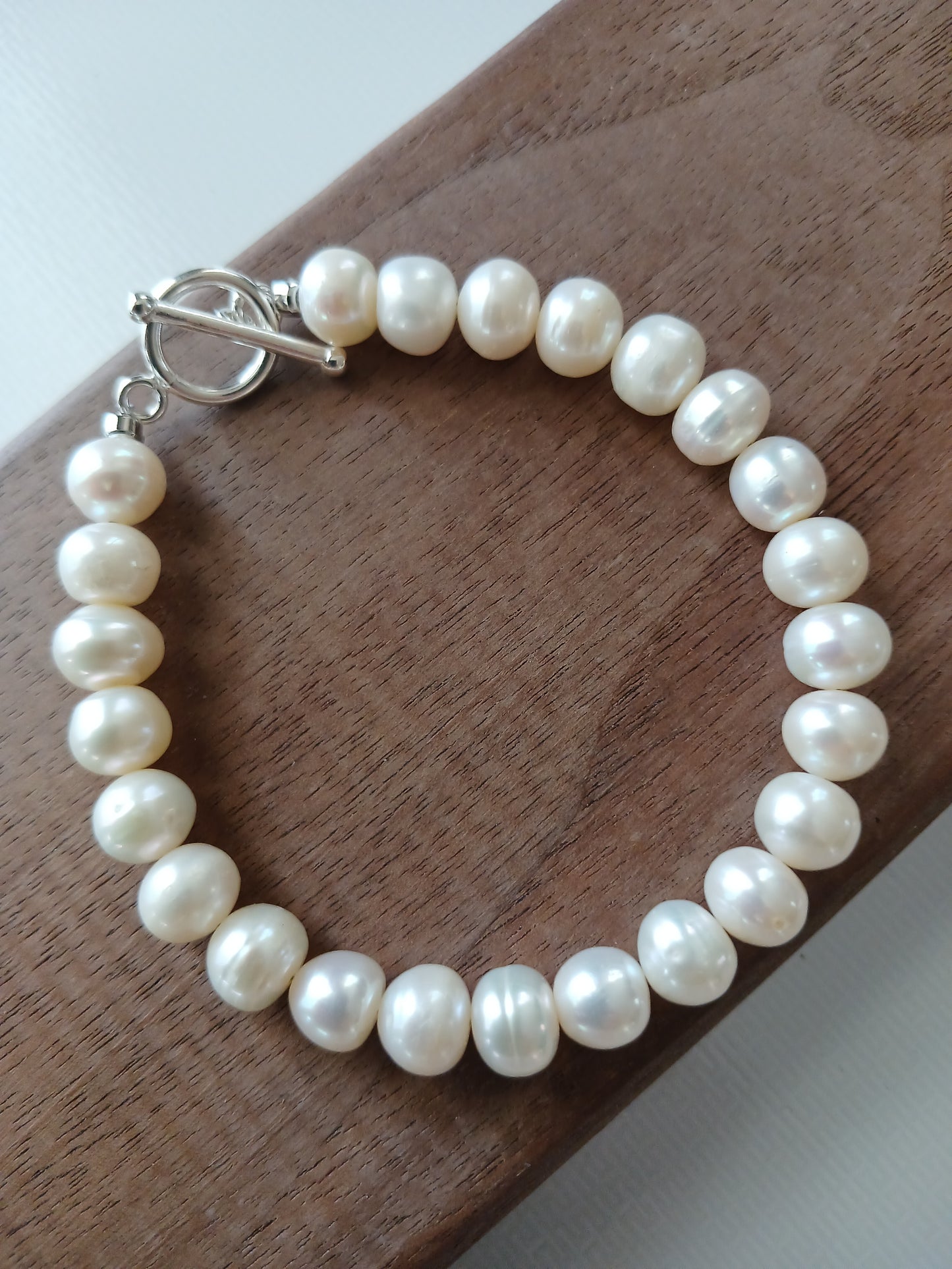 White pearl 8mm bracelet