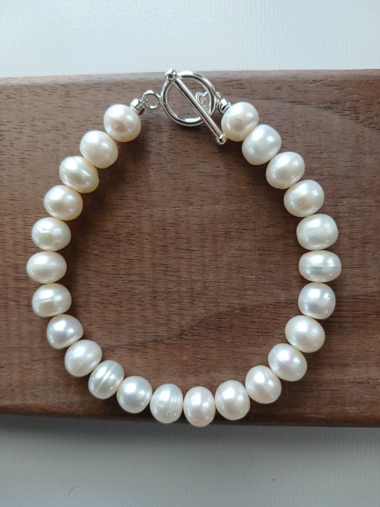 White pearl 8mm bracelet