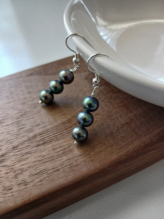 Black pearl 7mm earring