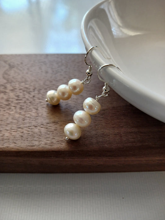 White pearl 8mm earring